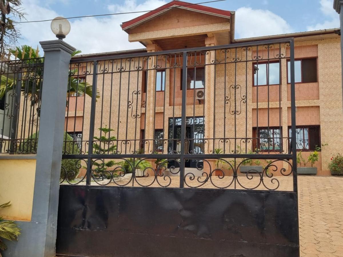 Appart Hotel Mireille Yaoundé Exteriör bild