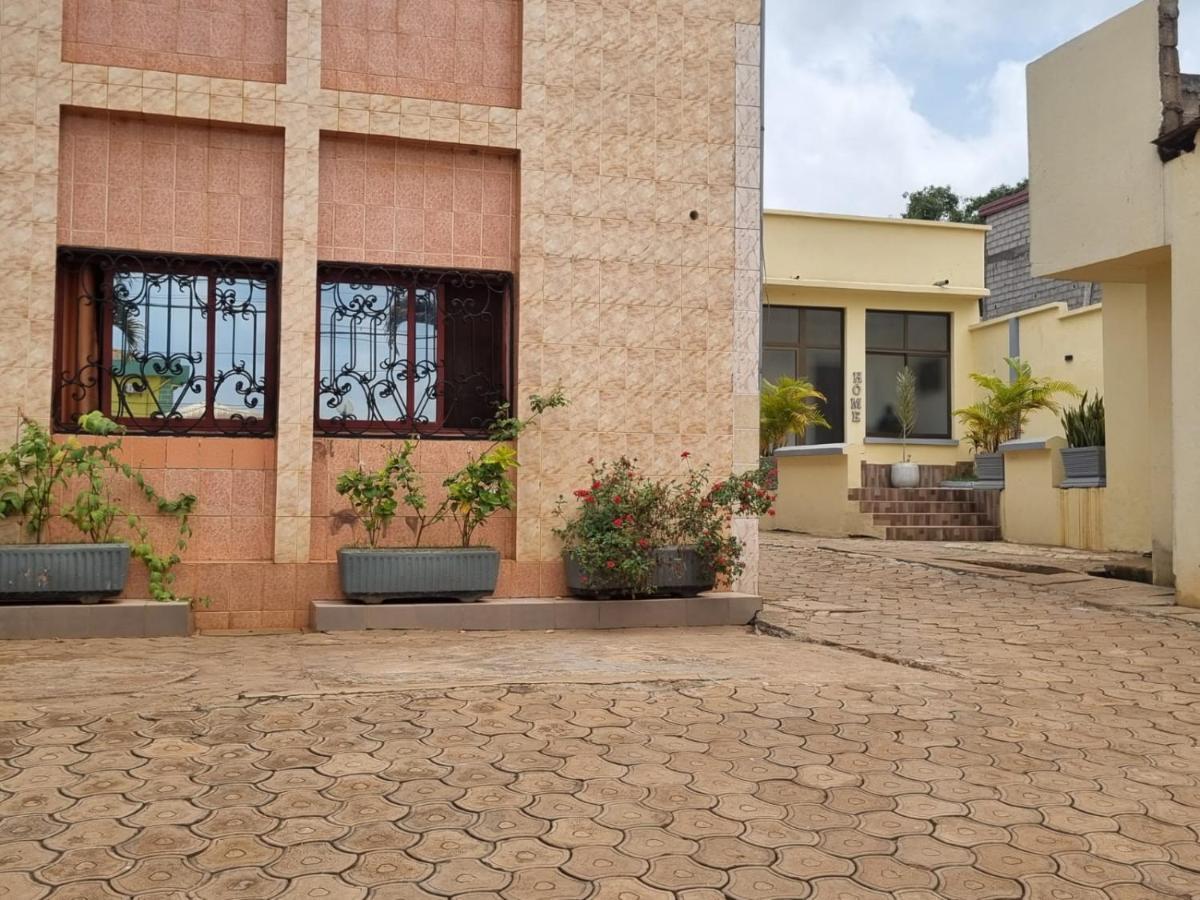 Appart Hotel Mireille Yaoundé Exteriör bild