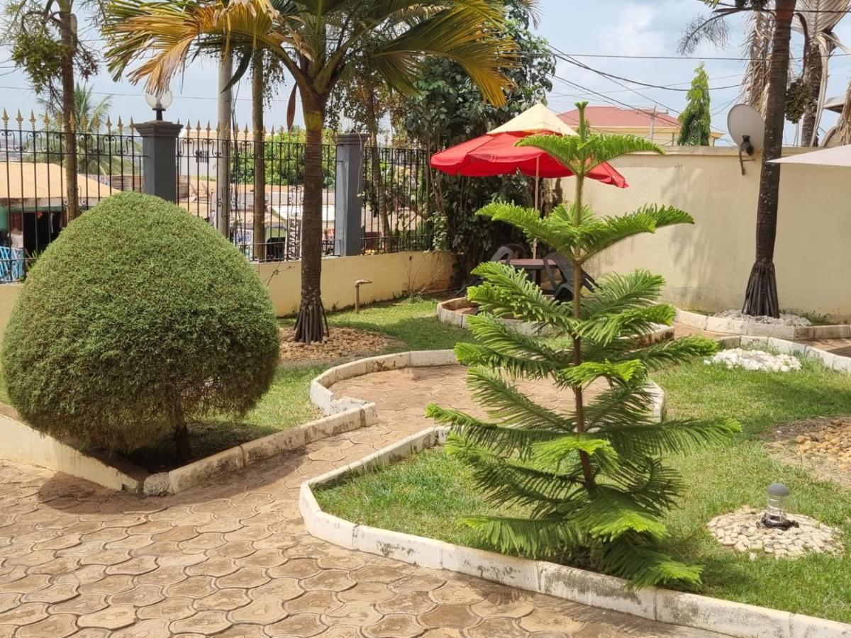 Appart Hotel Mireille Yaoundé Exteriör bild