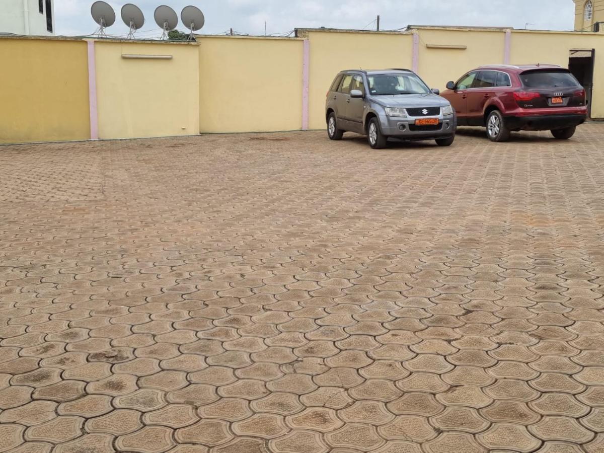 Appart Hotel Mireille Yaoundé Exteriör bild