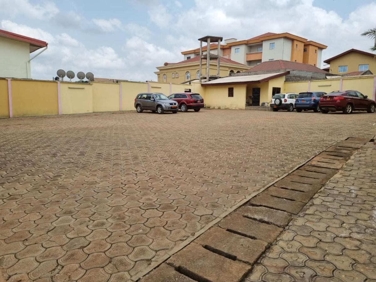 Appart Hotel Mireille Yaoundé Exteriör bild