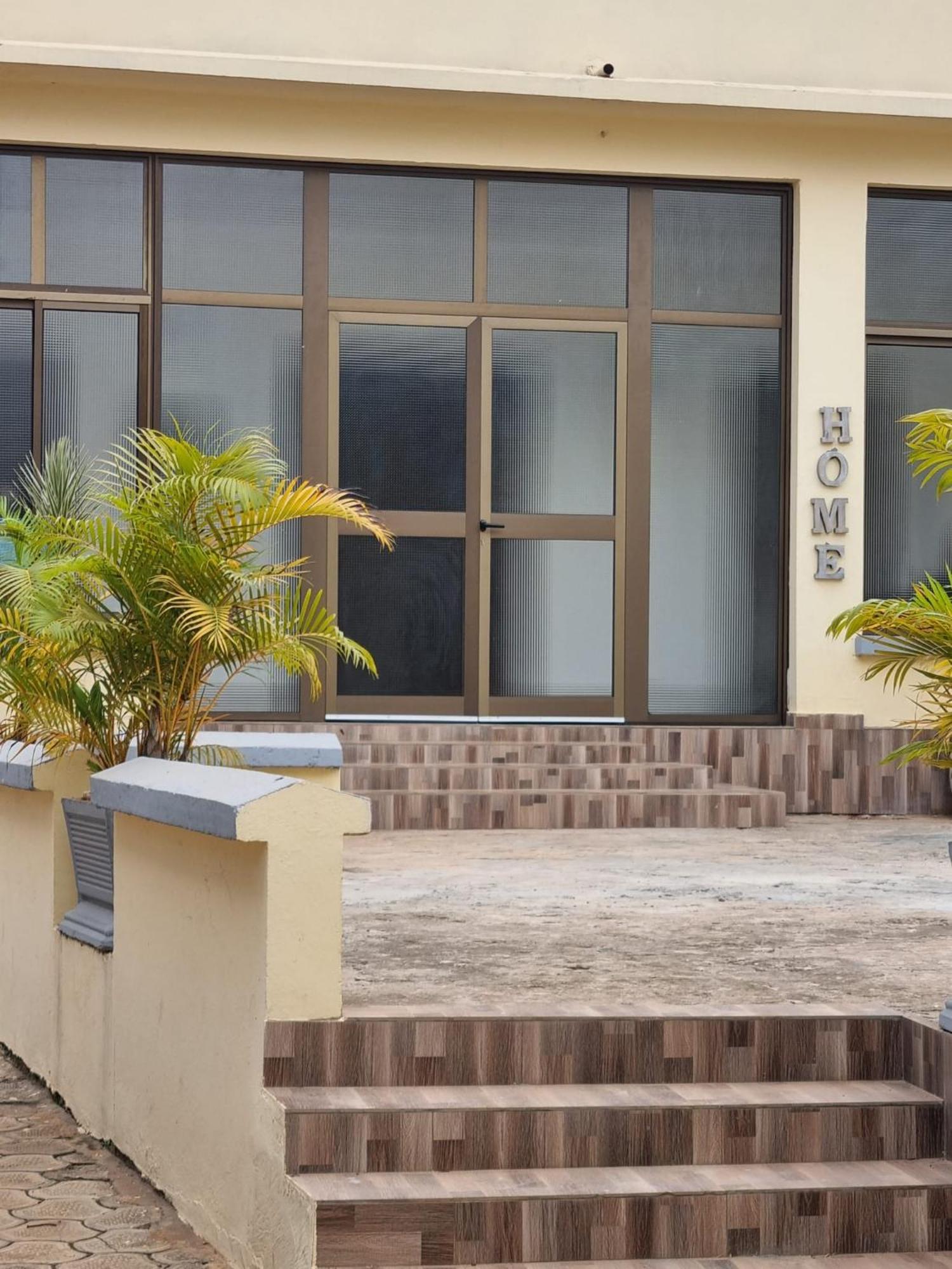 Appart Hotel Mireille Yaoundé Exteriör bild