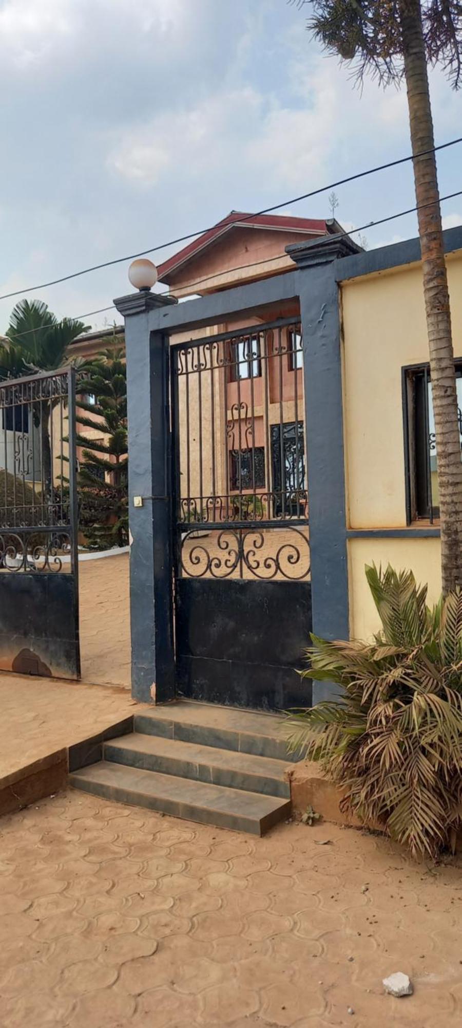 Appart Hotel Mireille Yaoundé Exteriör bild